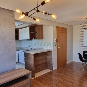 Apto Mobiliado com 61m², 2 dormitórios, 1 vaga, no bairro Vinhedos em Caxias do Sul para Comprar