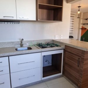 Apto Mobiliado com 61m², 2 dormitórios, 1 vaga, no bairro Vinhedos em Caxias do Sul para Comprar