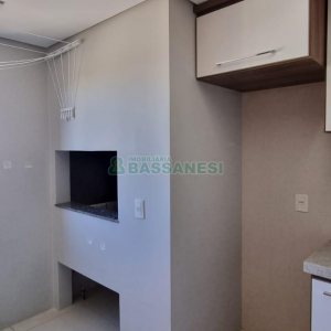 Apto Mobiliado com 61m², 2 dormitórios, 1 vaga, no bairro Vinhedos em Caxias do Sul para Comprar