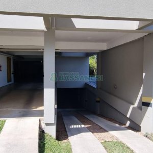 Apto Mobiliado com 61m², 2 dormitórios, 1 vaga, no bairro Vinhedos em Caxias do Sul para Comprar