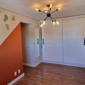 Apto Mobiliado com 61m², 2 dormitórios, 1 vaga, no bairro Vinhedos em Caxias do Sul para Comprar