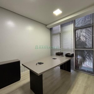 Sala com 52m², no bairro Centro em Caxias do Sul para Alugar