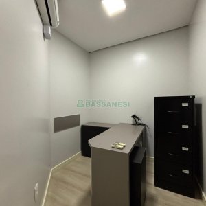 Sala com 52m², no bairro Centro em Caxias do Sul para Alugar