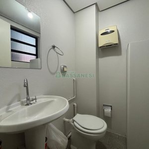 Sala com 52m², no bairro Centro em Caxias do Sul para Alugar