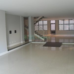 Loja com 200m², 1 vaga, no bairro Centro em Caxias do Sul para Alugar