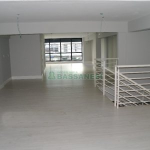 Loja com 200m², 1 vaga, no bairro Centro em Caxias do Sul para Alugar