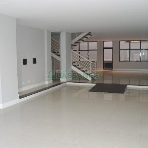 Loja com 200m², 1 vaga, no bairro Centro em Caxias do Sul para Alugar