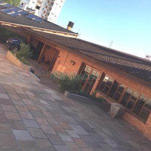 Casa com 445m², 5 dormitórios, no bairro Lourdes em Caxias do Sul para Alugar