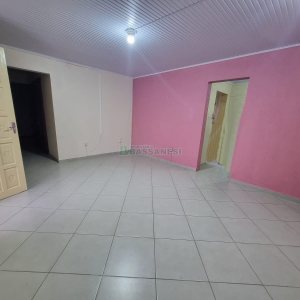 Casa com 80m², 3 dormitórios, 1 vaga, no bairro Universitário em Caxias do Sul para Alugar