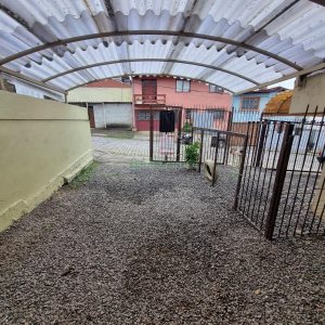Casa com 80m², 3 dormitórios, 1 vaga, no bairro Universitário em Caxias do Sul para Alugar