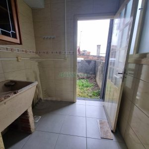 Casa com 80m², 3 dormitórios, 1 vaga, no bairro Universitário em Caxias do Sul para Alugar