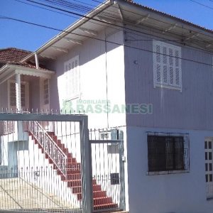 Casa com 90m², 3 dormitórios, no bairro Rio Branco em Caxias do Sul para Alugar