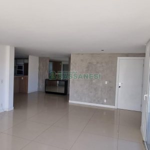 Apartamento com 160m², 3 dormitórios, 2 vagas, no bairro São Leopoldo em Caxias do Sul para Comprar