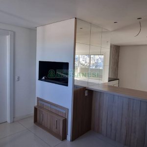 Apartamento com 160m², 3 dormitórios, 2 vagas, no bairro São Leopoldo em Caxias do Sul para Comprar