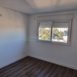 Apartamento com 160m², 3 dormitórios, 2 vagas, no bairro São Leopoldo em Caxias do Sul para Comprar
