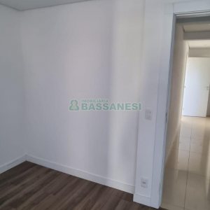 Apartamento com 160m², 3 dormitórios, 2 vagas, no bairro São Leopoldo em Caxias do Sul para Comprar
