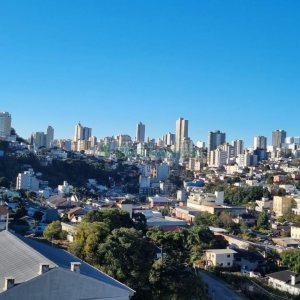 Apartamento com 160m², 3 dormitórios, 2 vagas, no bairro São Leopoldo em Caxias do Sul para Comprar