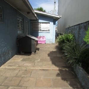 Casa Comercial com 130m², 3 dormitórios, 1 vaga, no bairro Esplanada em Caxias do Sul para Alugar