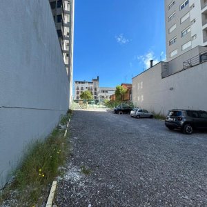 Terreno com 572m², no bairro Panazzolo em Caxias do Sul para Comprar