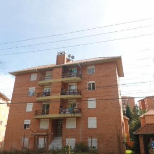 Apartamento com 60m², 2 dormitórios, 1 vaga, no bairro Interlagos em Caxias do Sul para Alugar