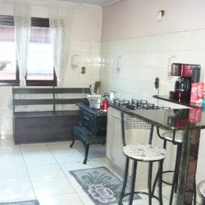 Casa com 180m², 3 dormitórios, 1 vaga, no bairro Esplanada em Caxias do Sul para Comprar