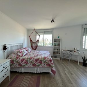 Apto Mobiliado com 137m², 3 dormitórios, 2 vagas, no bairro Centro em Caxias do Sul para Alugar