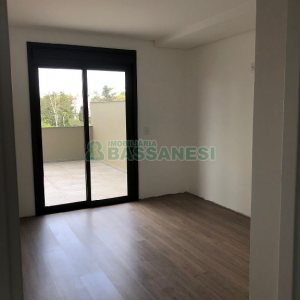 Apartamento com 243m², 2 dormitórios, 2 vagas, no bairro Vila Horn em Caxias do Sul para Comprar