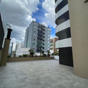 Apartamento com 284m², 3 dormitórios, 2 vagas, no bairro Vila Horn em Caxias do Sul para Comprar