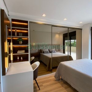 Apartamento com 284m², 3 dormitórios, 2 vagas, no bairro Vila Horn em Caxias do Sul para Comprar