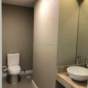 Apartamento com 284m², 3 dormitórios, 2 vagas, no bairro Vila Horn em Caxias do Sul para Comprar