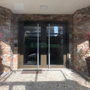 Apartamento com 284m², 3 dormitórios, 2 vagas, no bairro Vila Horn em Caxias do Sul para Comprar