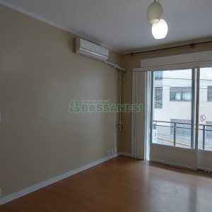 Apartamento com 84m², 2 dormitórios, 2 vagas, no bairro Madureira em Caxias do Sul para Alugar