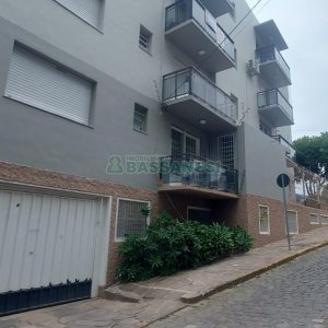 Apartamento com 84m², 2 dormitórios, 2 vagas, no bairro Madureira em Caxias do Sul para Alugar