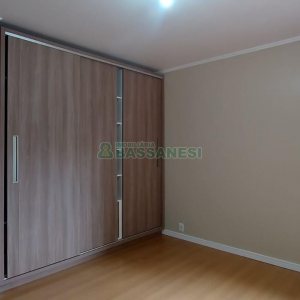 Apartamento com 84m², 2 dormitórios, 2 vagas, no bairro Madureira em Caxias do Sul para Alugar