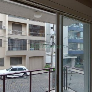 Apartamento com 84m², 2 dormitórios, 2 vagas, no bairro Madureira em Caxias do Sul para Alugar