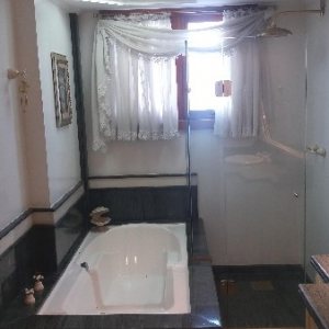 Apartamento com 205m², 3 dormitórios, 2 vagas, no bairro Centro em Caxias do Sul para Alugar