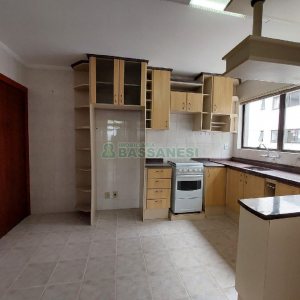Apartamento com 100m², 2 dormitórios, 1 vaga, no bairro Madureira em Caxias do Sul para Comprar