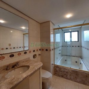 Apartamento com 100m², 2 dormitórios, 1 vaga, no bairro Madureira em Caxias do Sul para Comprar