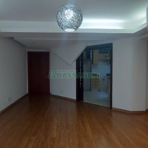 Apartamento com 100m², 2 dormitórios, 1 vaga, no bairro Madureira em Caxias do Sul para Alugar ou Comprar