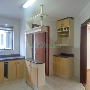 Apartamento com 100m², 2 dormitórios, 1 vaga, no bairro Madureira em Caxias do Sul para Alugar ou Comprar