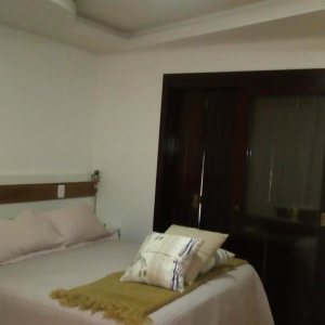 Casa com 220m², 3 dormitórios, 2 vagas, no bairro São Luiz em Caxias do Sul para Comprar