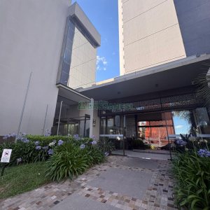 Sala com 270m², 4 vagas, no bairro Panazzolo em Caxias do Sul para Alugar ou Comprar