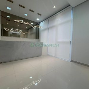 Sala com 270m², 4 vagas, no bairro Panazzolo em Caxias do Sul para Alugar ou Comprar