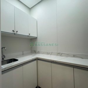 Sala com 270m², 4 vagas, no bairro Panazzolo em Caxias do Sul para Alugar ou Comprar