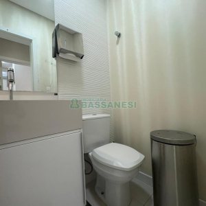 Sala com 270m², 4 vagas, no bairro Panazzolo em Caxias do Sul para Alugar ou Comprar