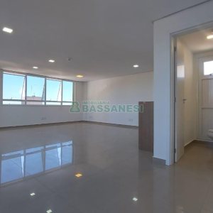 Sala com 41m², 1 vaga, no bairro Centro em Caxias do Sul para Comprar