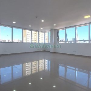 Sala com 41m², 1 vaga, no bairro Centro em Caxias do Sul para Comprar