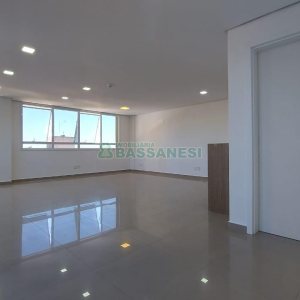 Sala com 41m², 1 vaga, no bairro Centro em Caxias do Sul para Comprar