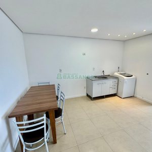 Kitinete com 32m², 1 dormitório, no bairro Petrópolis em Caxias do Sul para Alugar