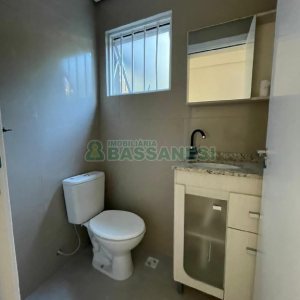 Loja com 128m², 2 vagas, no bairro São Pelegrino em Caxias do Sul para Alugar ou Comprar